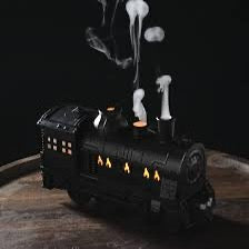 Retro train-shaped cool mist humidifie